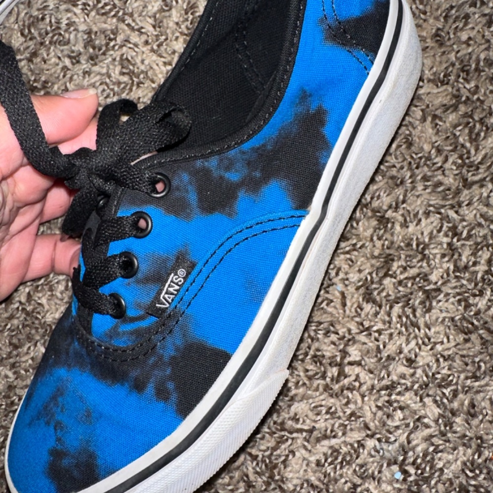Vans - Picture 2 of 3